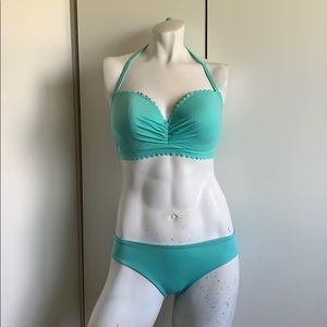 Victoria’s Secret bikini